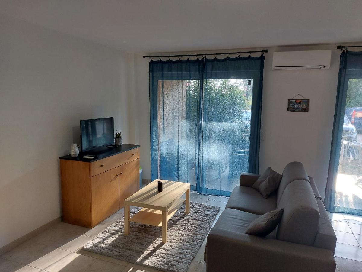 Nouvel Location D'Un Bel Appart T2 Climatise Et Meuble Au Rdch Avec Piscine Dans Residence Les Melody Santa-Maria-Poggio  Dış mekan fotoğraf